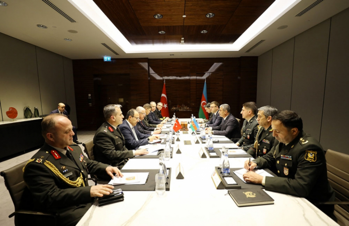  Azerbaijani, Turkish defense ministers meet in Baku 