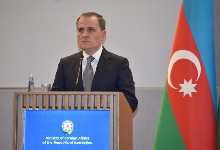   Ministro de Asuntos Exteriores de Azerbaiyán realiza una visita oficial a Serbia  