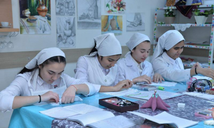    "Peşə təhsili alan qızların sayı artıb" -    Direktor      