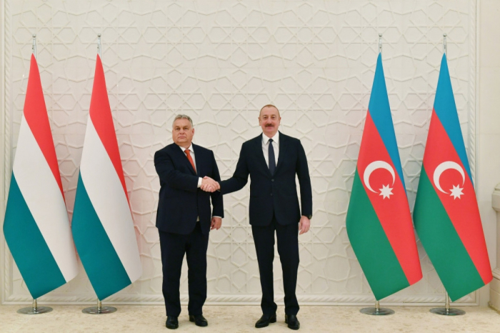   Inicia la reunión entre el Presidente Ilham Aliyev y el Primer Ministro de Hungría  