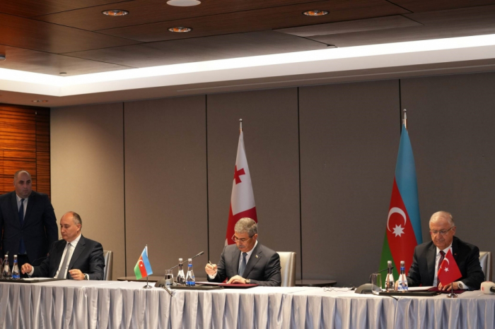   Se firma el Protocolo de la 10ª reunión trilateral de los Ministros de Defensa de Azerbaiyán, Türkiye y Georgia  