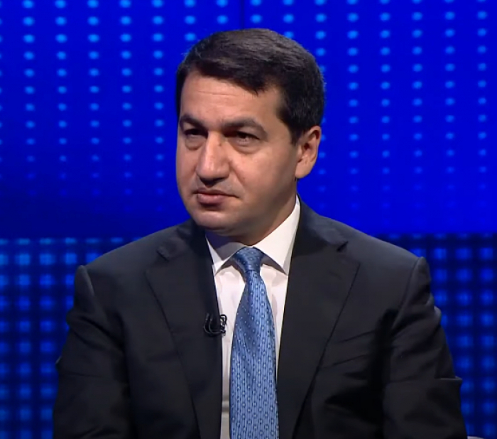   Hikmet Hajiyev sprach über die Bewaffnung Armeniens durch Frankreich:   „Irevan braucht ein Friedensprogramm“    