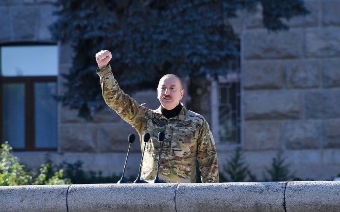       Azərbaycan lideri:    "Hərbçilərimizin şücaəti qəhrəmanlıq dastanıdır"   