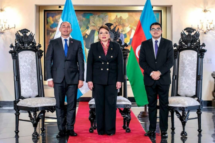 Azerbaijani Ambassador presents his credentials to President of Honduras