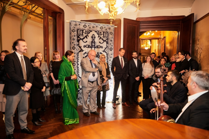 “Azerkhalcha” OJSC continues to promote Azerbaijani carpets in Europe