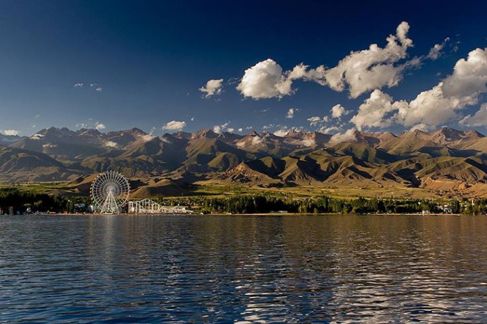    Azərbaycan İssık-Kul gölü sahilində hotel tikəcək   