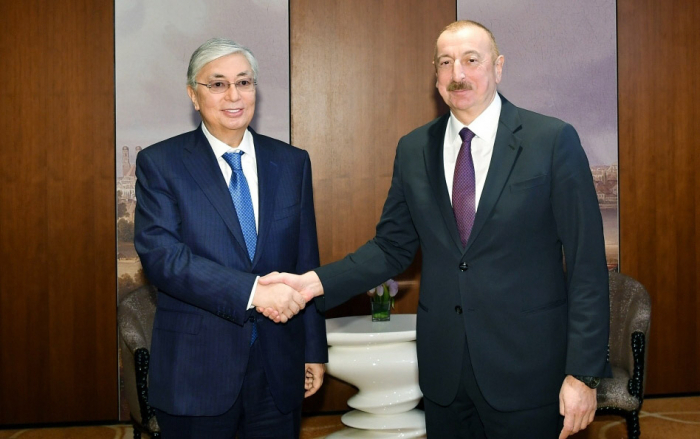   Tokayev felicitó a Ilham Aliyev y al pueblo de Azerbaiyán  