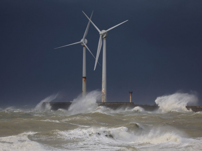 La tempête Ciaran poursuit sa route, deux départements en vigilance rouge en France