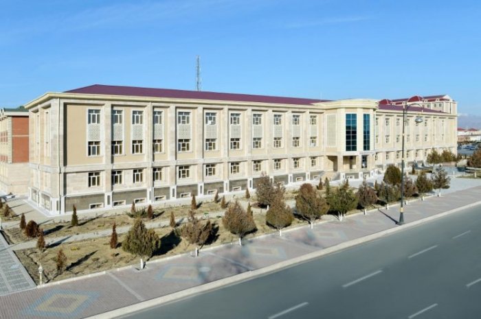    Naxçıvan Mərkəzi Uşaq Xəstəxanasının baş həkimi işdən çıxarılıb  
   