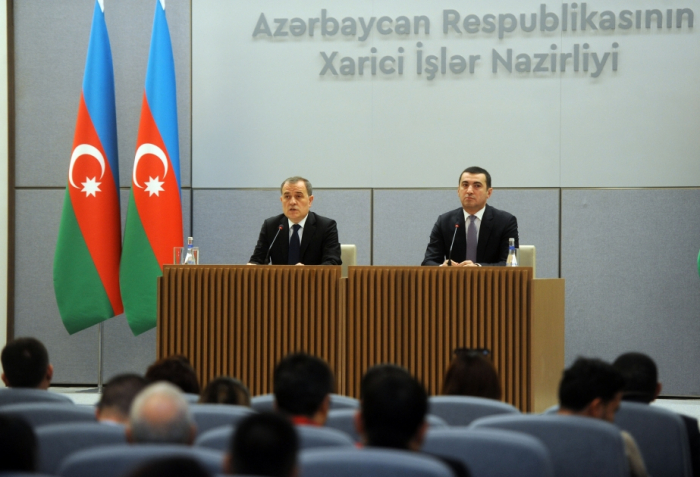     Ministro azerbaiyano:   "La agenda de paz entre Armenia y Azerbaiyán es una cuestión bilateral"    