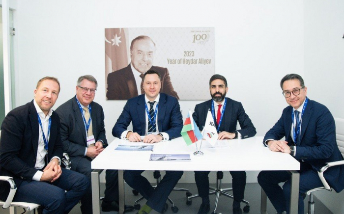  SOCAR signs important documents with several foreign companies in Dubai 