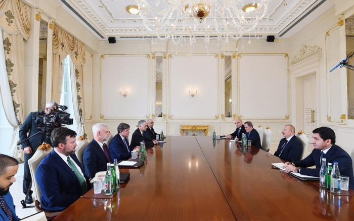  El presidente Ilham Aliyev recibió al subsecretario de Estado estadounidense 