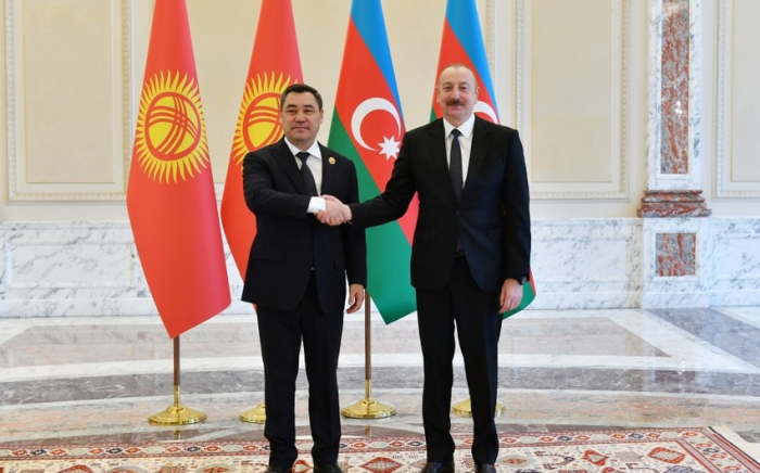  El presidente Ilham Aliyev llamó por teléfono a Sadir Japarov 