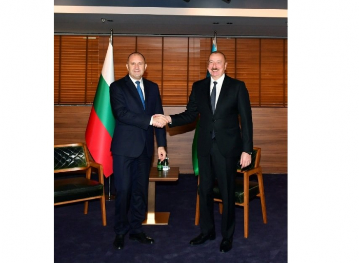   Präsident Ilham Aliyev lädt den bulgarischen Präsidenten zu einem Besuch in Aserbaidschan ein  