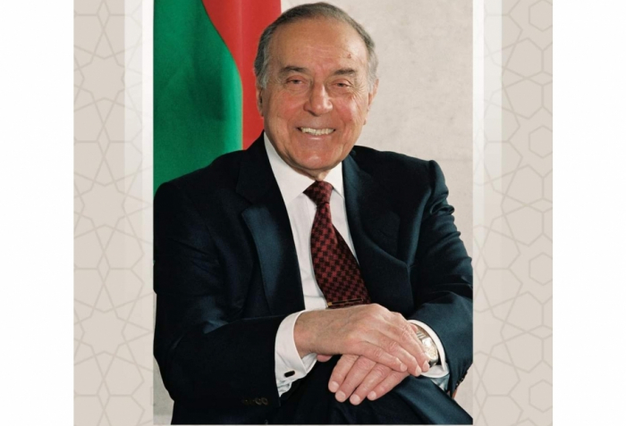   Mehriban Aliyeva teilt Beitrag zum Gedenktag des großen Leaders Heydar Aliyev  