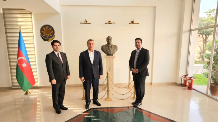   Chalid Taimur Akram trifft den Botschafter Aserbaidschans in Pakistan  