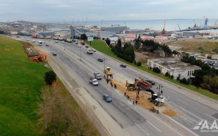    Bakının 8 Noyabr prospektinin bir hissəsi təmir olunur  
   