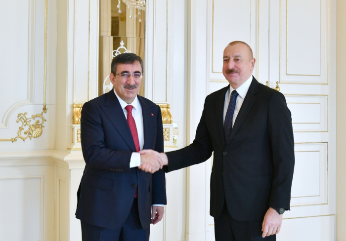  Ilham Aliyev recibió a Cevdet Yilmaz 