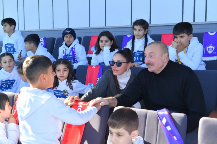   Aufnahmen von Präsident Ilham Aliyev und First Lady Mehriban Aliyeva mit Kindern von Märtyrern –   FOTOS    