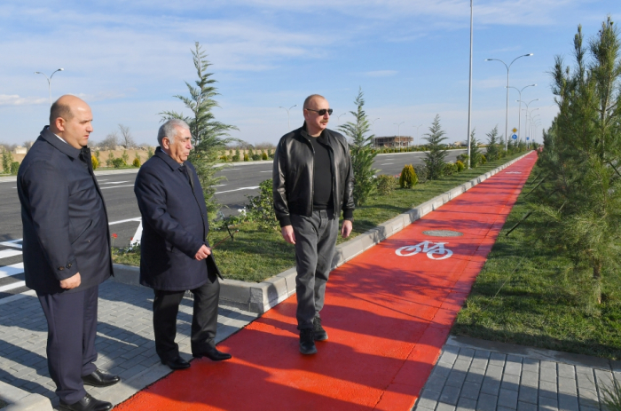   Präsident Ilham Aliyev inspizierte die laufenden Arbeiten an den Innenstraßen der Stadt Aghdam  