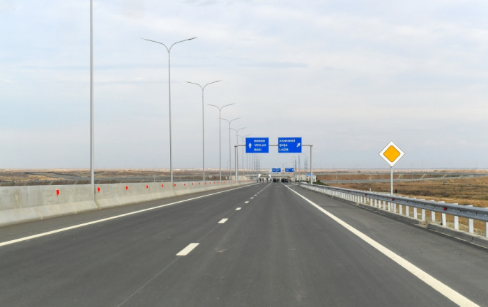   Die 44,5 km lange Autobahn Barda-Aghdam in Betrieb genommen  
