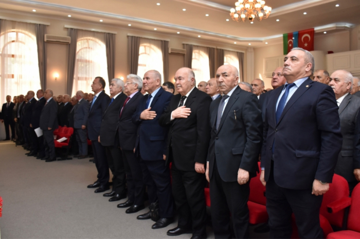  Se celebra la reunión general del Consejo de Ancianos de Azerbaiyán 