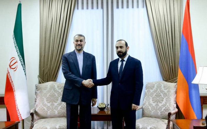   Außenminister Irans und Armeniens diskutierten über den Südkaukasus und das 3+3-Format  