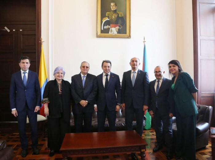 Se celebraron consultas políticas entre los Ministerios de Asuntos Exteriores de Azerbaiyán y Colombia