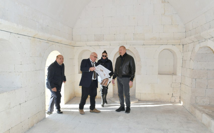  Ilham Aliyev y su esposa se familiarizaron con las obras    de reparación y restauración del complejo "Imarat" 