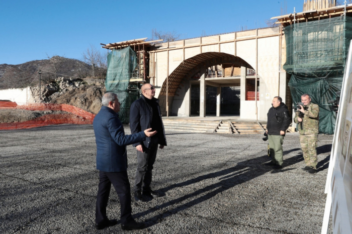    Prezident Daşaltı kənd məscidinin tikintisi ilə tanış olub -    FOTO     