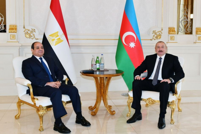 Le président azerbaïdjanais Ilham Aliyev félicite Abdel Fattah al-Sisi