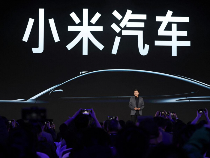 Le chinois Xiaomi dévoile sa première voiture électrique et des ambitions élevées