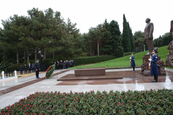 Georgian parliamentary delegation visits Great Leader’s grave and Alley of Martyrs