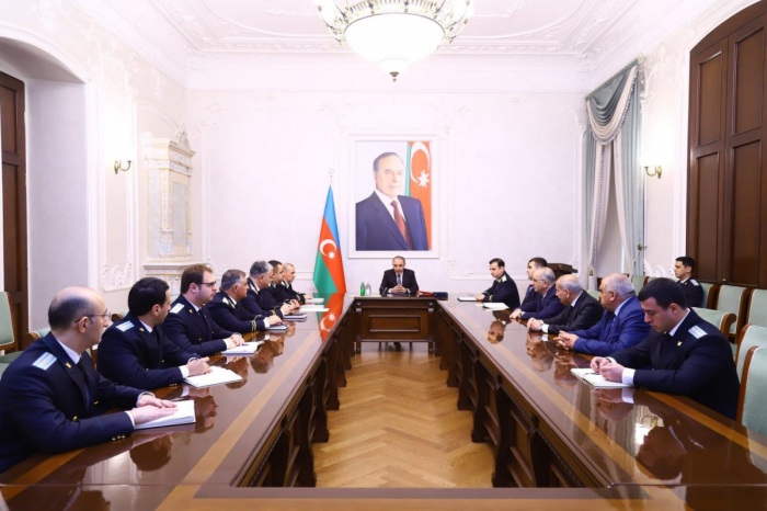 Baş prokurorun köməkçisi təqaüdə göndərildi