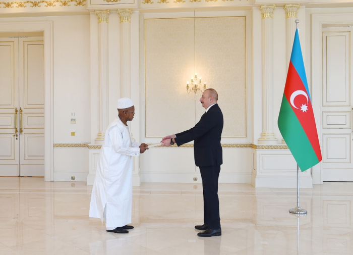  Presidente de Azerbaiyán recibió las cartas credenciales del Embajador entrante de Sierra Leona 