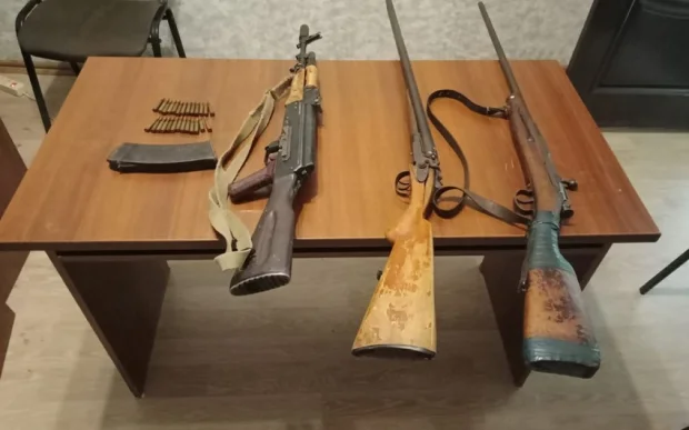  In Chankendi wurden 17 Waffen und 4 Granaten gefunden 