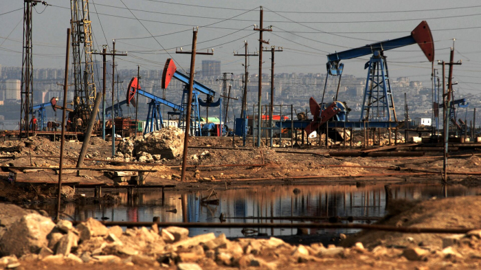 Aserbaidschanisches Öl fiel um mehr als 1 Dollar 