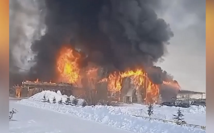  In einem Luftfahrtwerk in Russland ist ein Großbrand ausgebrochen 