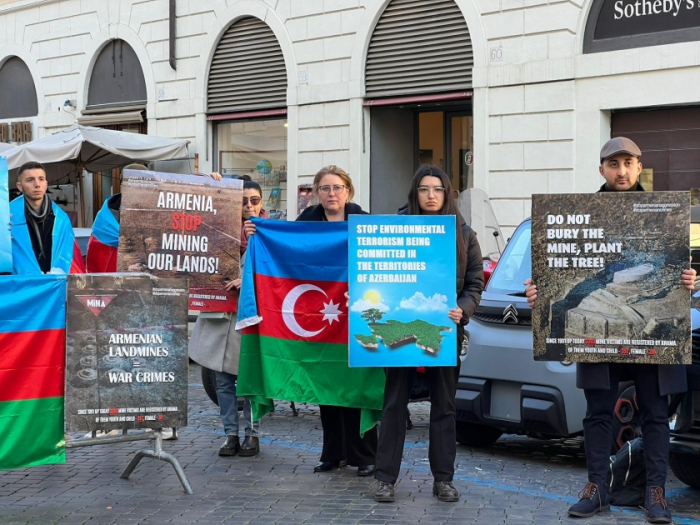   Les Azerbaïdjanais en Italie manifestent contre le terrorisme des mines de l