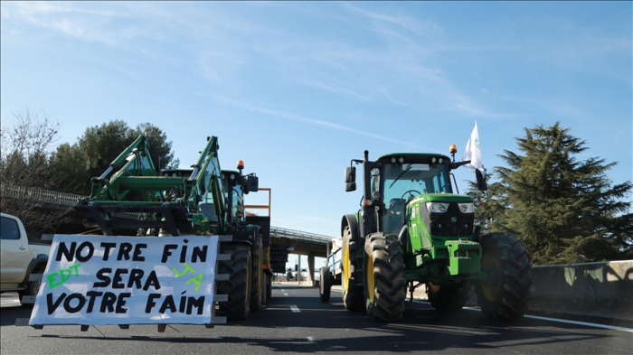 France : des syndicats agricoles organisent le « siège de Paris »