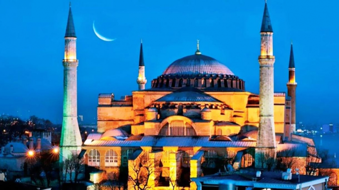    Ayasofya məscidinə giriş əcnəbilər üçün pullu olacaq    