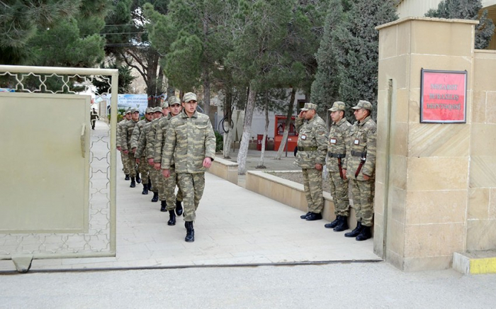    Azərbaycan Ordusunun bir qrup hərbçisi ehtiyata buraxılıb  
   