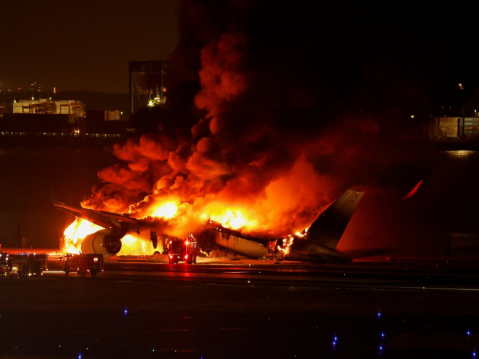 Japon : Un avion de la Japan Airlines en feu, les 379 personnes à bord évacuées