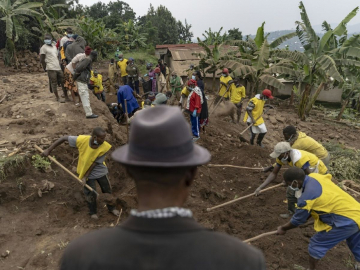 Rwanda : 30 ans après, les exhumations sans fin des victimes du génocide