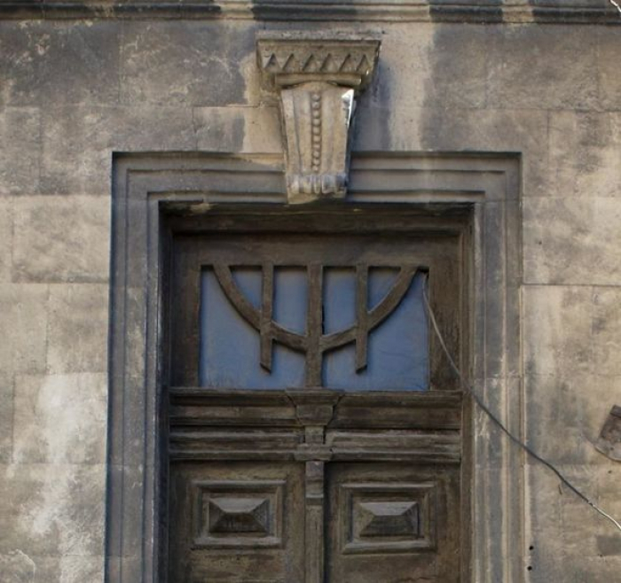    Bakıda tarixi memarlıq abidəsi sökülür -    Foto         
