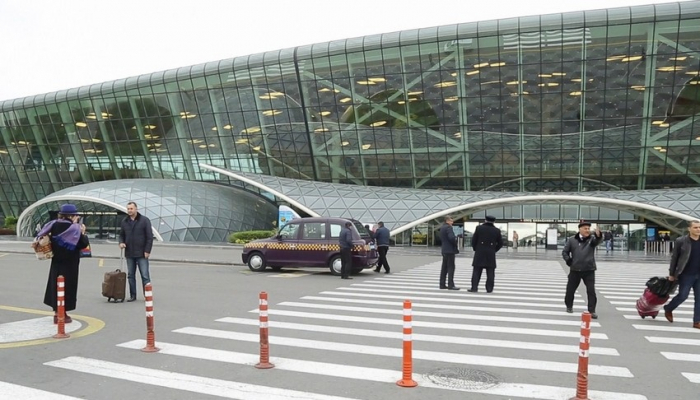    Bakı aeroportuna gediş-gəliş sistemi yenidən qurulacaq     
