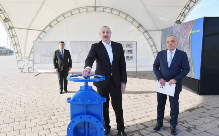  Ilham Aliyev participe à la cérémonie de lancement des systèmes d’approvisionnement en eau de Neftchala 