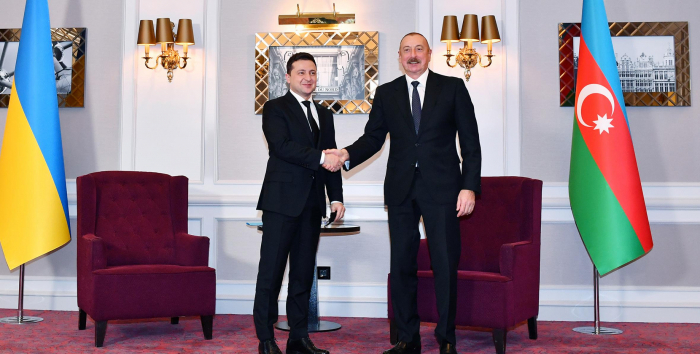  El Presidente de Ucrania felicita a su par de Azerbaiyán por su victoria en las elecciones presidenciales 