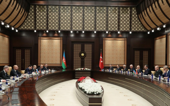  Ilham Aliyev y Erdogan tuvieron una reunión ampliada 