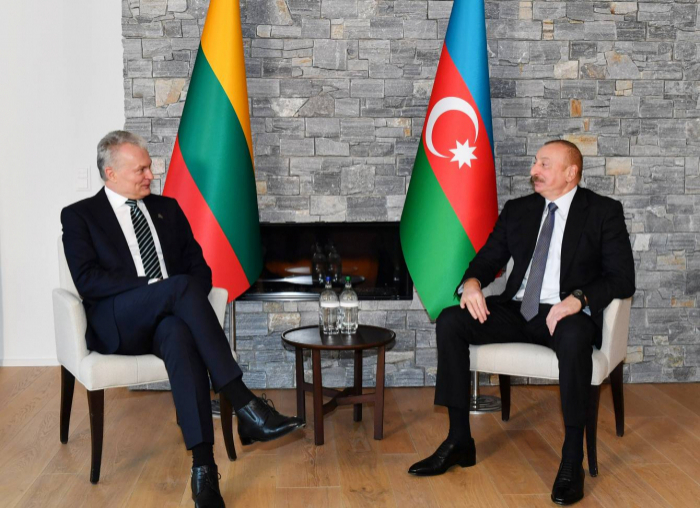  Ilham Aliyev felicitó al presidente de Lituania 